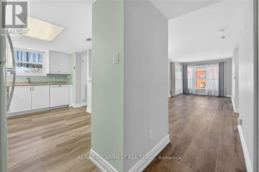 303 - 19 Lake Avenue S — photo 19 of 36