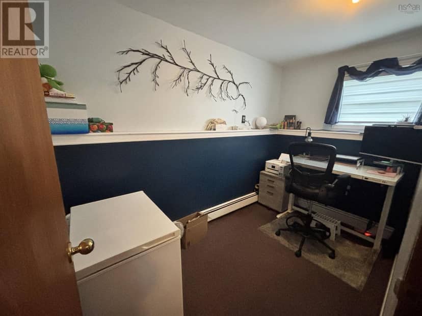 121 Pipers Lane — photo 37 of 40