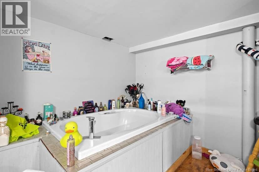 929-931 Amirault Street — photo 34 of 40