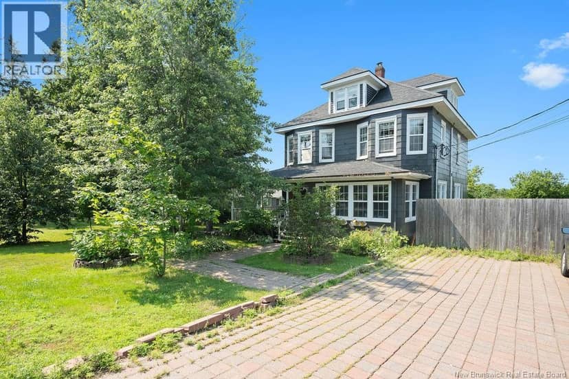 929-931 Amirault Street — photo 35 of 40