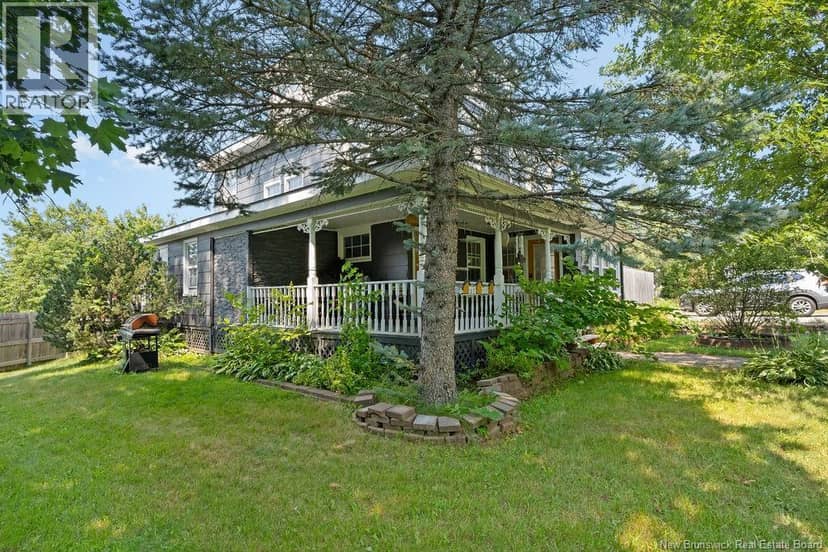 929-931 Amirault Street — photo 37 of 40