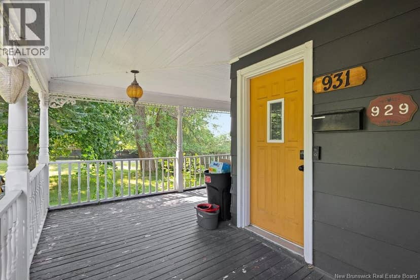 929-931 Amirault Street — photo 5 of 40