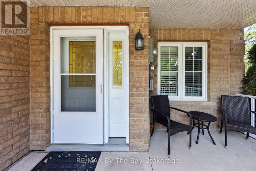 105 Meadow Lane — photo 4 of 27