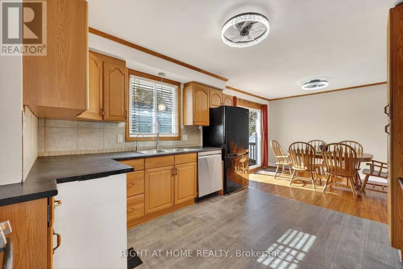 246 Calford Street — photo 11 of 40