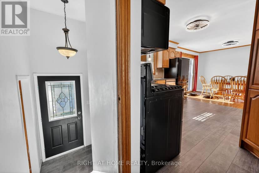 246 Calford Street — photo 35 of 40