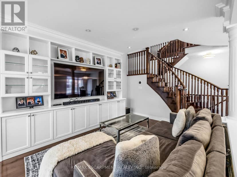 131 Robert Speck Parkway — photo 17 of 33