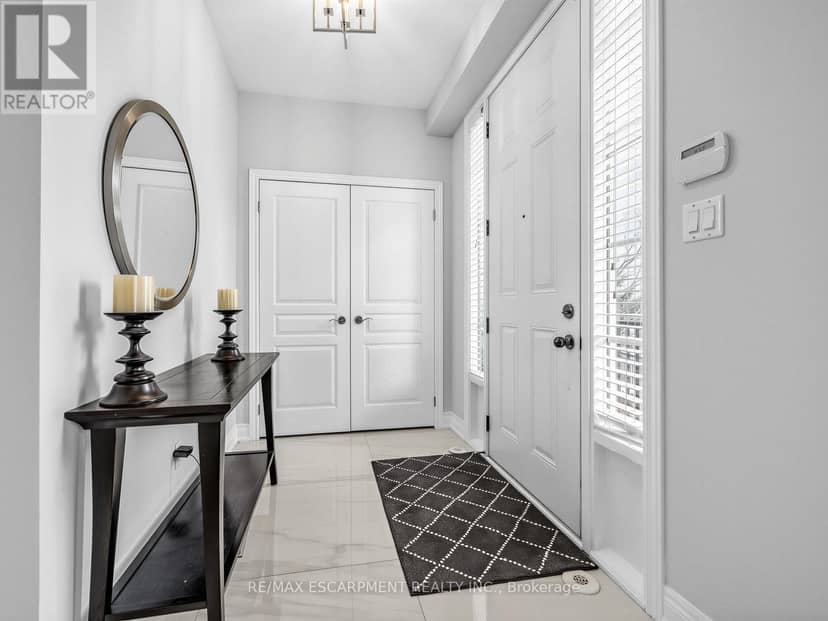 131 Robert Speck Parkway, Mississauga, photo 5