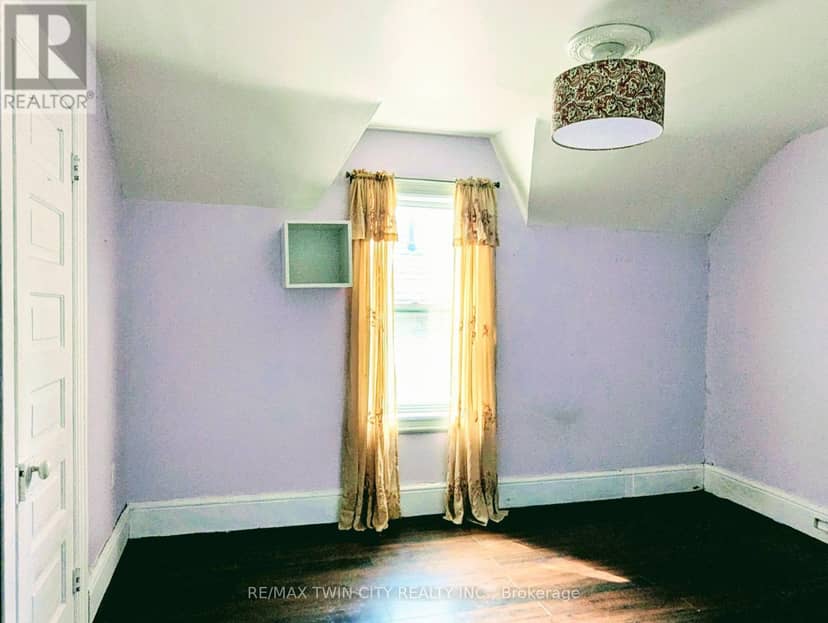 81 Grey Street — photo 21 of 30