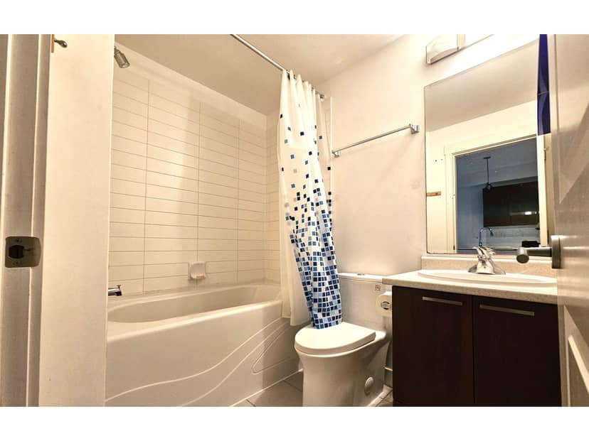 220 13321 102A AVENUE, Surrey, photo 5