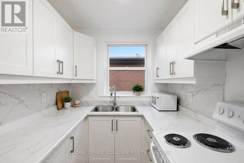 2479 Queen Street E — photo 9 of 26