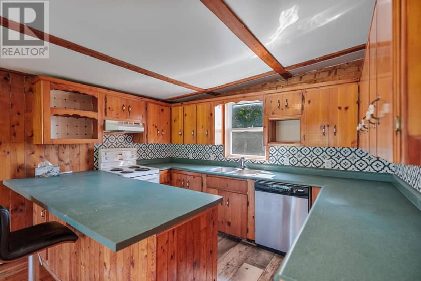 481 North Lake Harbour Road — photo 9 of 36