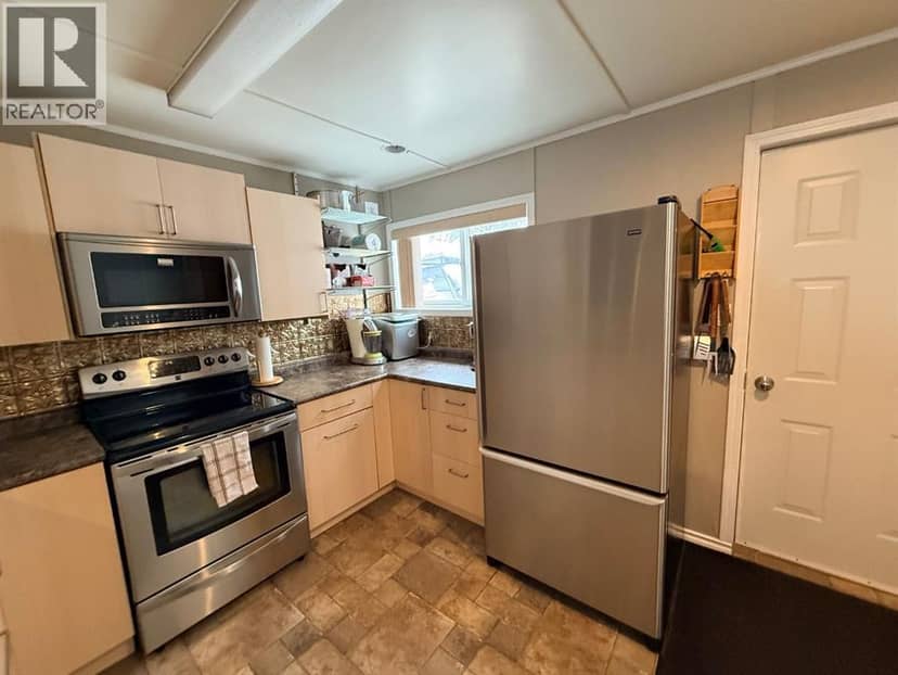 1313 Kewatin — photo 15 of 36