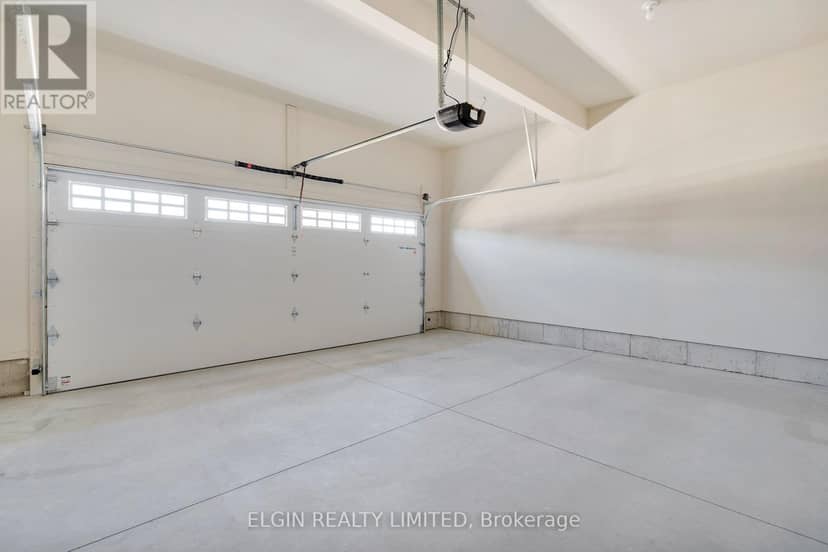 75 Hemlock Crescent — photo 36 of 39