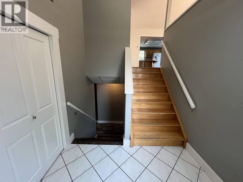3912 COTTONWOOD ROAD, Fort Nelson, photo 2