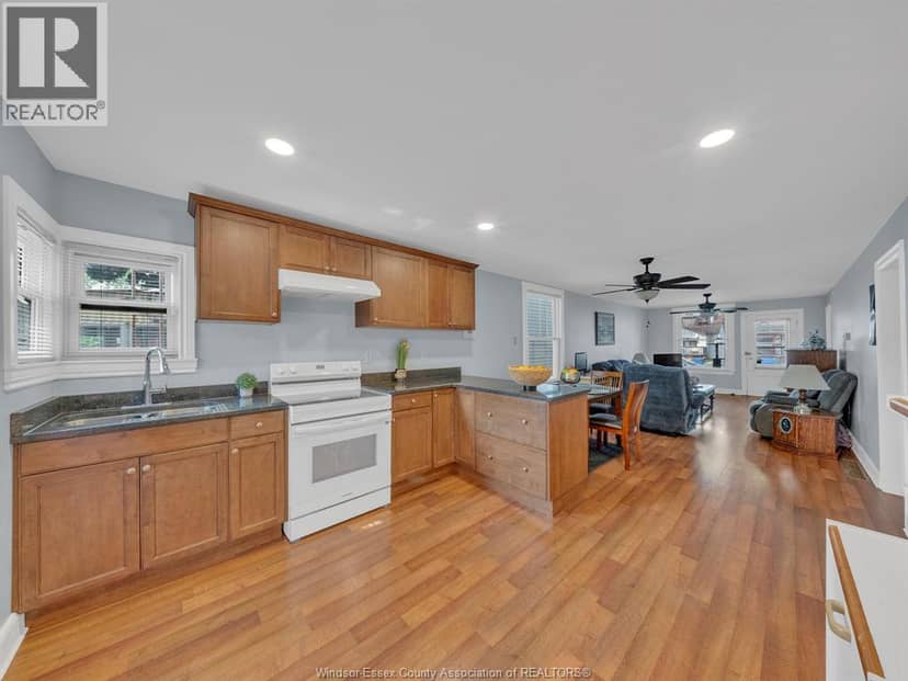 489 McKay Avenue — photo 16 of 40