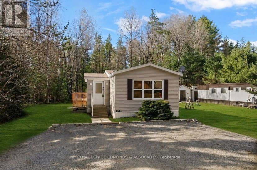 5 Hunters Run Lane, Laurentian Hills