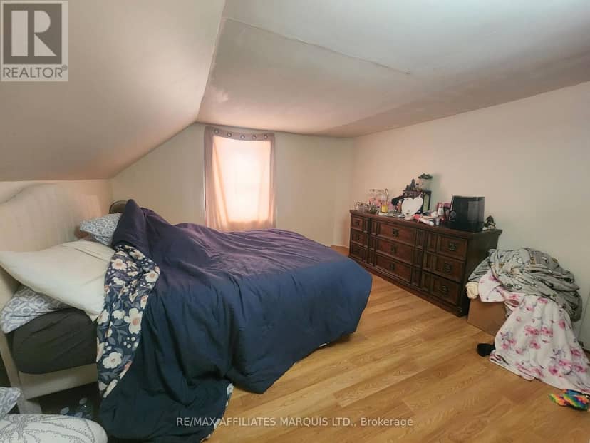 12 - 12A Cartier Avenue — photo 7 of 14