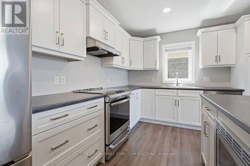 122 Gilmour Drive — photo 18 of 40