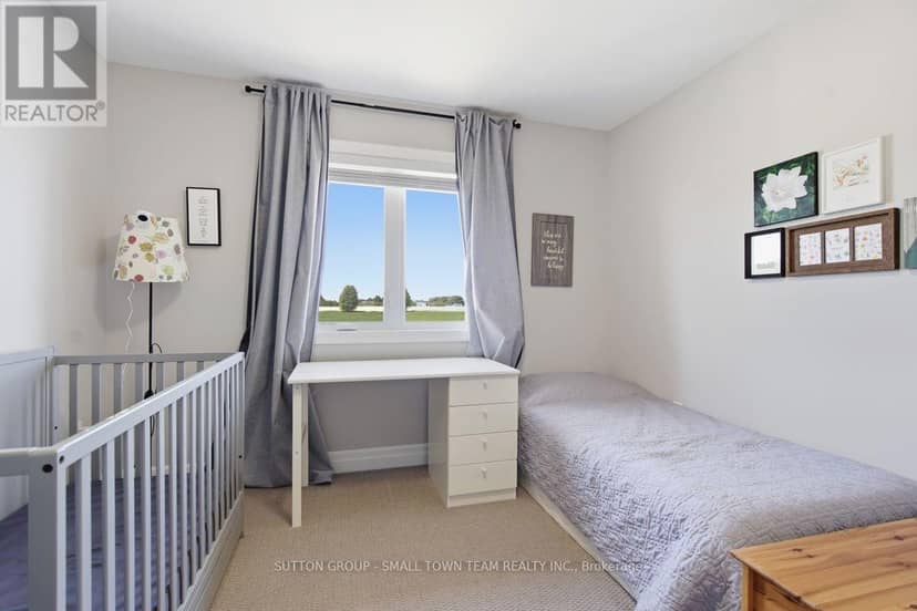 122 Gilmour Drive — photo 33 of 40