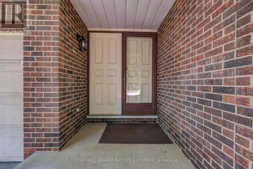 6290 Fortune Drive, Ottawa, photo 2