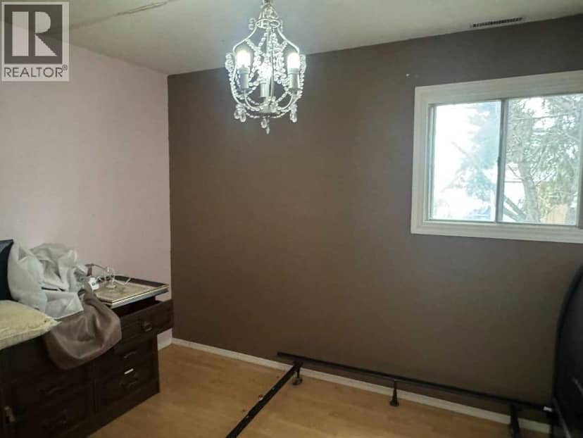 4923 49 Street — photo 15 of 21
