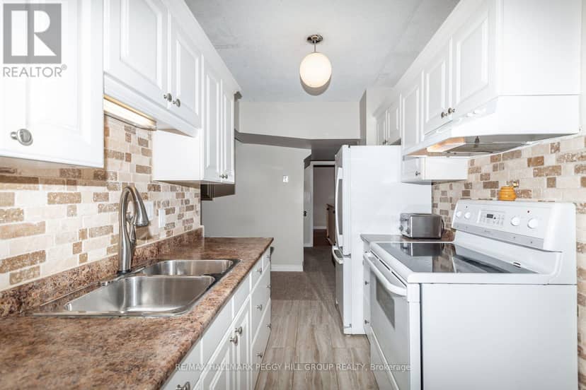 246 Mary Street — photo 8 of 23