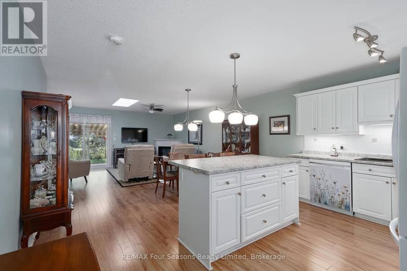 27 - 275 Huron Street, Clearview, photo 7