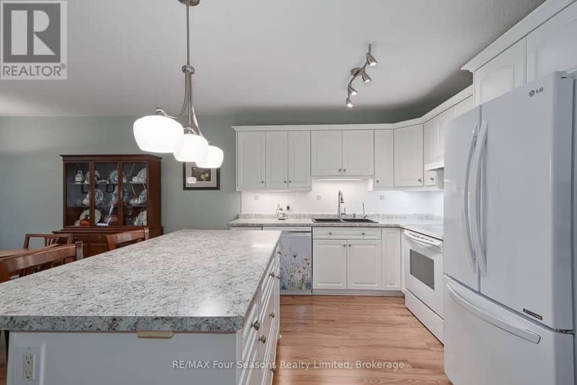 27 - 275 Huron Street, Clearview, photo 8