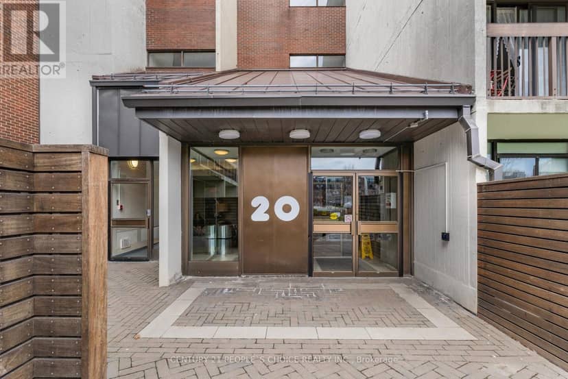105 - 20 Fashion Roseway — photo 2 of 19