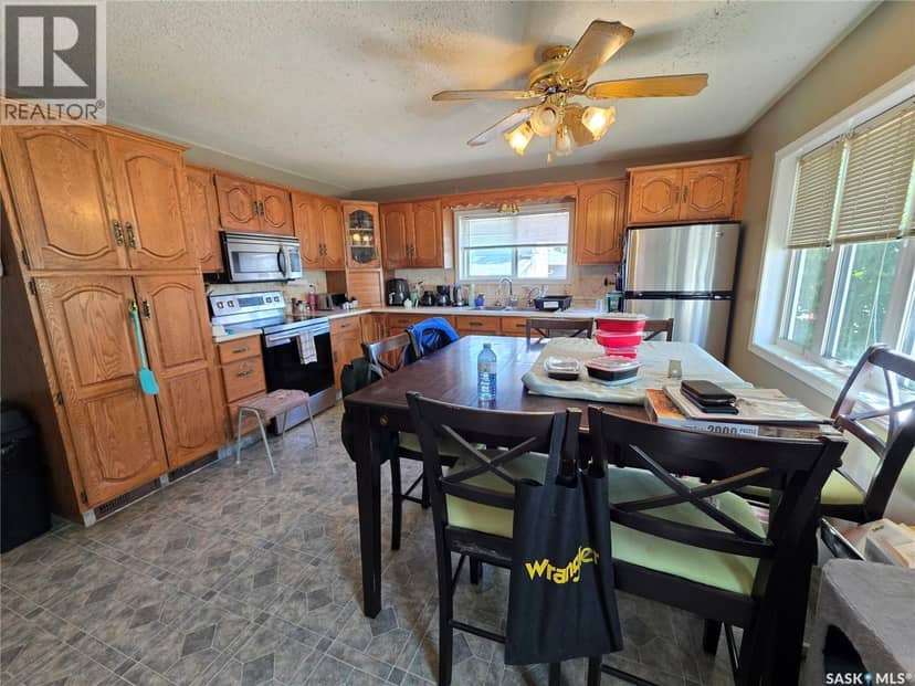 1328 Herbert AVENUE, Herbert, photo 2