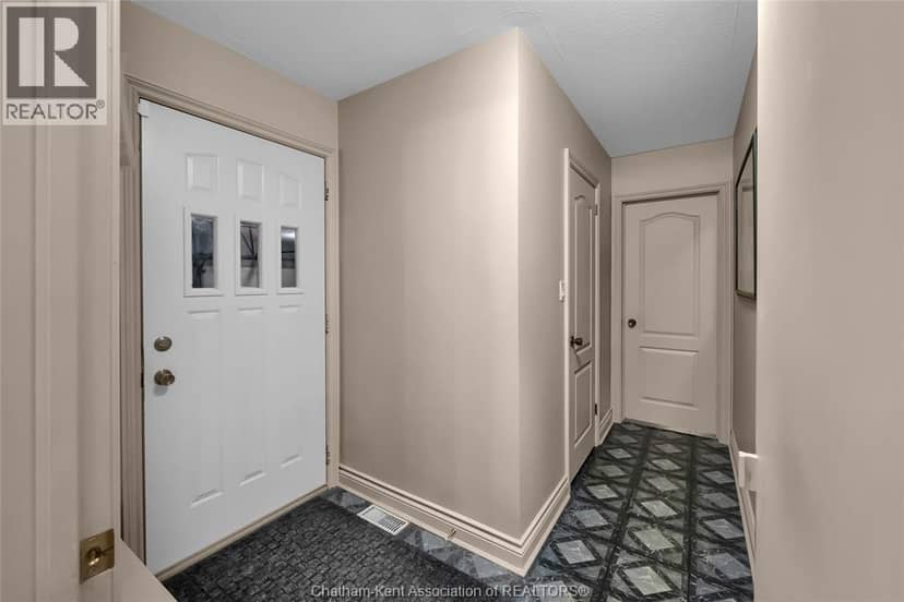 19 Campbell STREET — photo 37 of 40