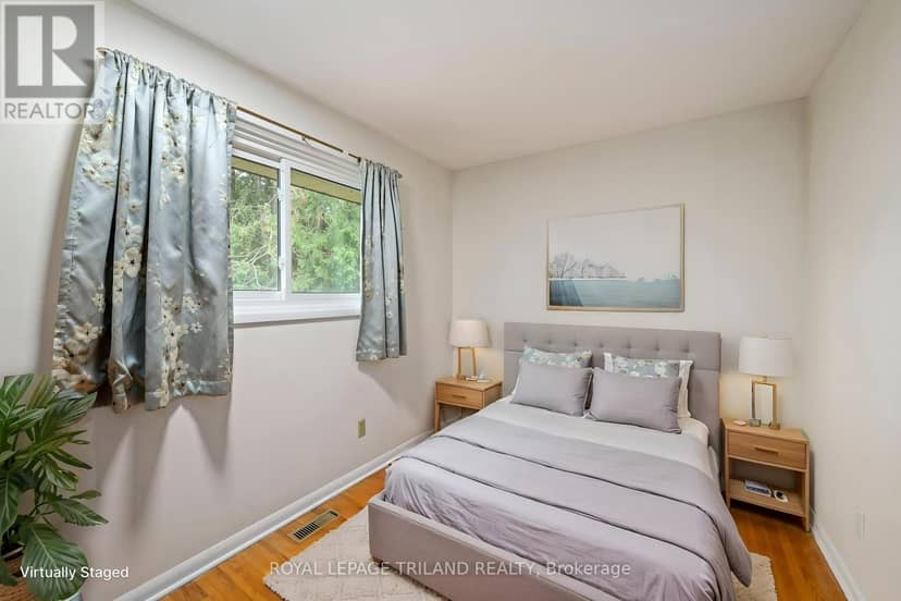 160 Wellesley Crescent — photo 11 of 25