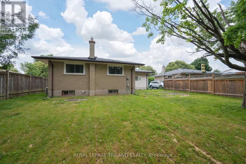 160 Wellesley Crescent — photo 20 of 25