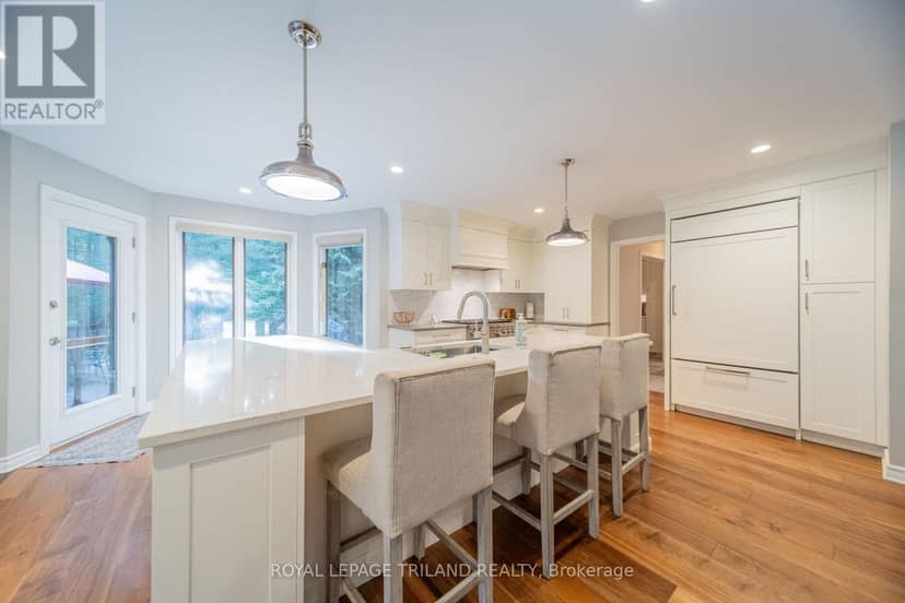 10498 Pinetree Drive — photo 16 of 40
