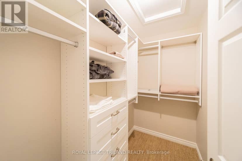 10498 Pinetree Drive — photo 26 of 40
