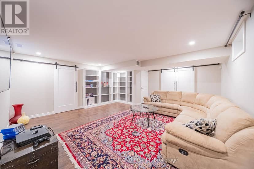 10498 Pinetree Drive — photo 34 of 40
