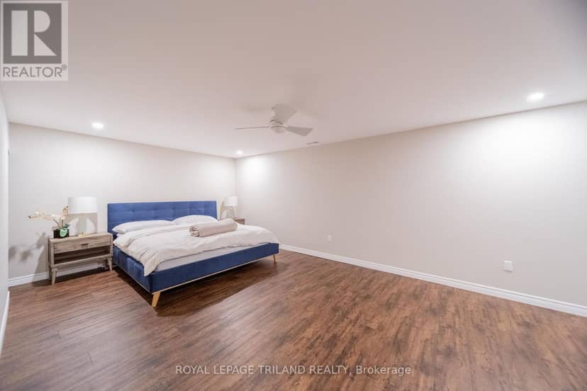 10498 Pinetree Drive — photo 35 of 40