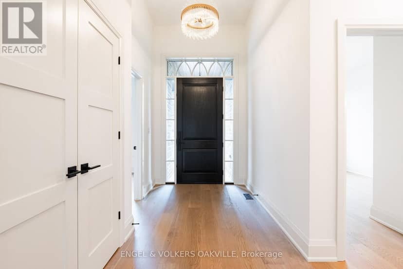 727 Warner Road — photo 4 of 32