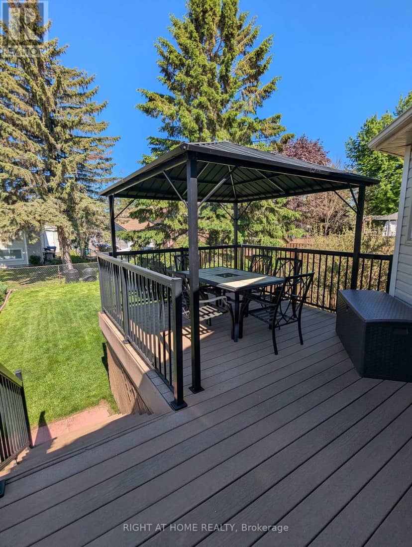 22 Donald Crescent — photo 12 of 38