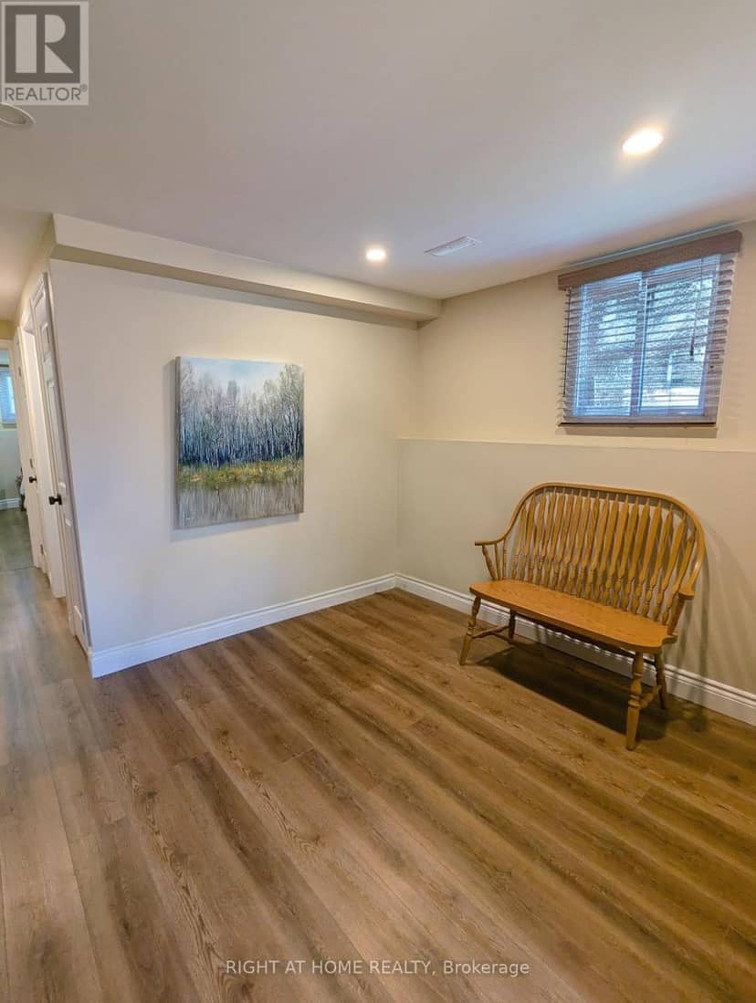 22 Donald Crescent — photo 31 of 38