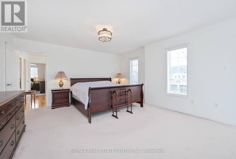 5554 Linwell Place — photo 18 of 35
