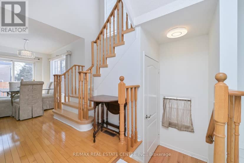 5554 Linwell Place — photo 24 of 35