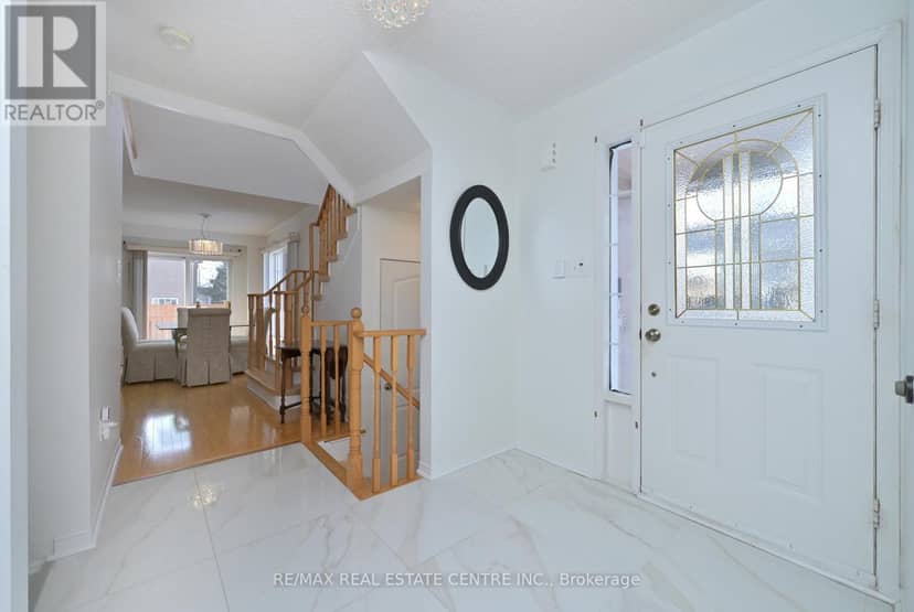 5554 Linwell Place — photo 5 of 35