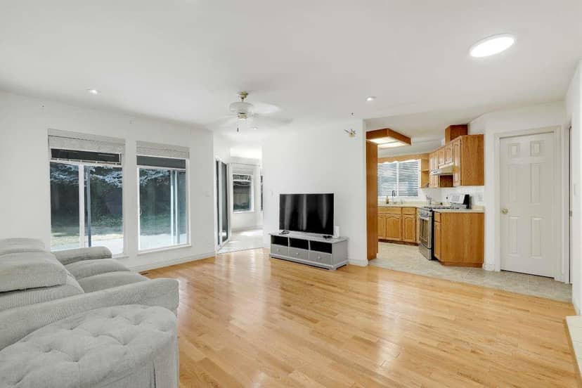 10869 162B STREET, Surrey, photo 3