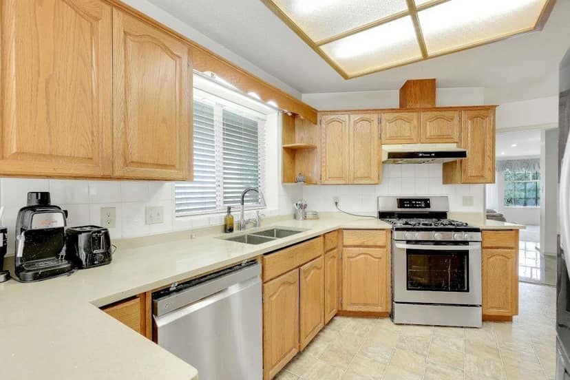 10869 162B STREET, Surrey, photo 5