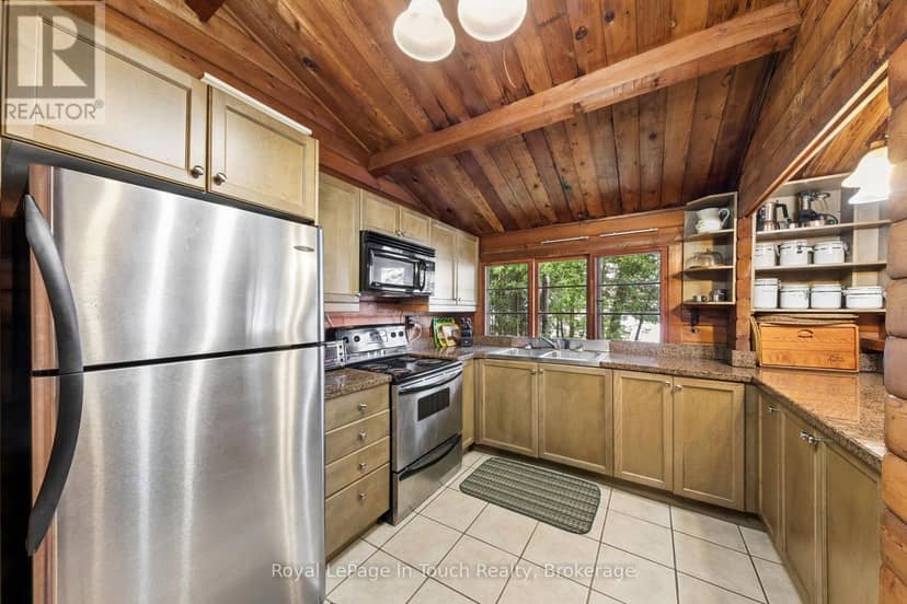 25 Chippewa Crescent — photo 26 of 33