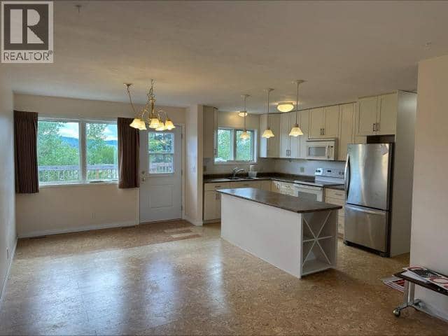 526 Douglass Drive — photo 4 of 20