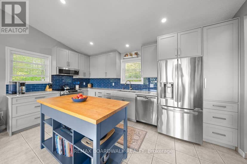 781 North Shore Road — photo 9 of 40