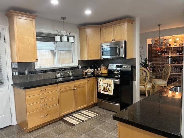 7055 SESAME STREET, Sardis East Vedder, Chilliwack, photo 4