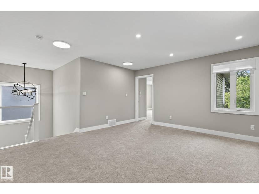10906 54 AV NW — photo 29 of 40